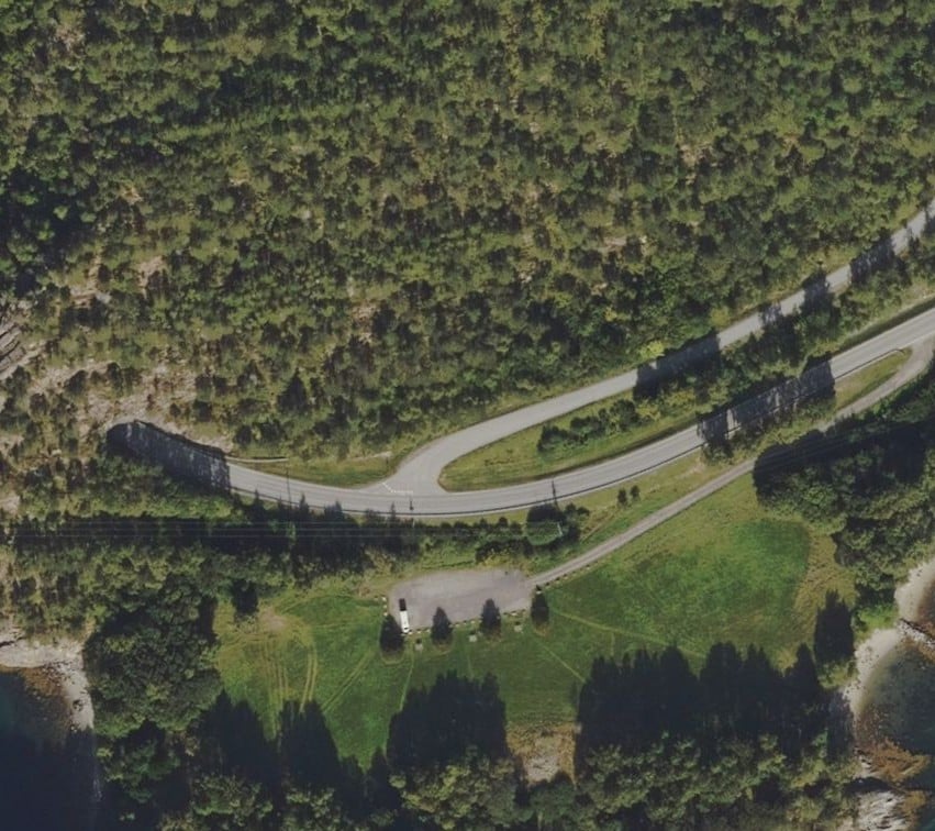 Oversiktsbilde av eit vegkryss.