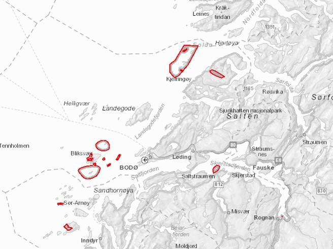 I karttjenesten vår, Nordlandsatlas, kan du finne oversikt over områder med ferdselsforbud. Forstørr opp den delen av fylket du er interessert i og slå på kartlaget "Ferdselsforbud, Verdensarv" (kryss av i kartslagsliste i høyre del av skjermen).