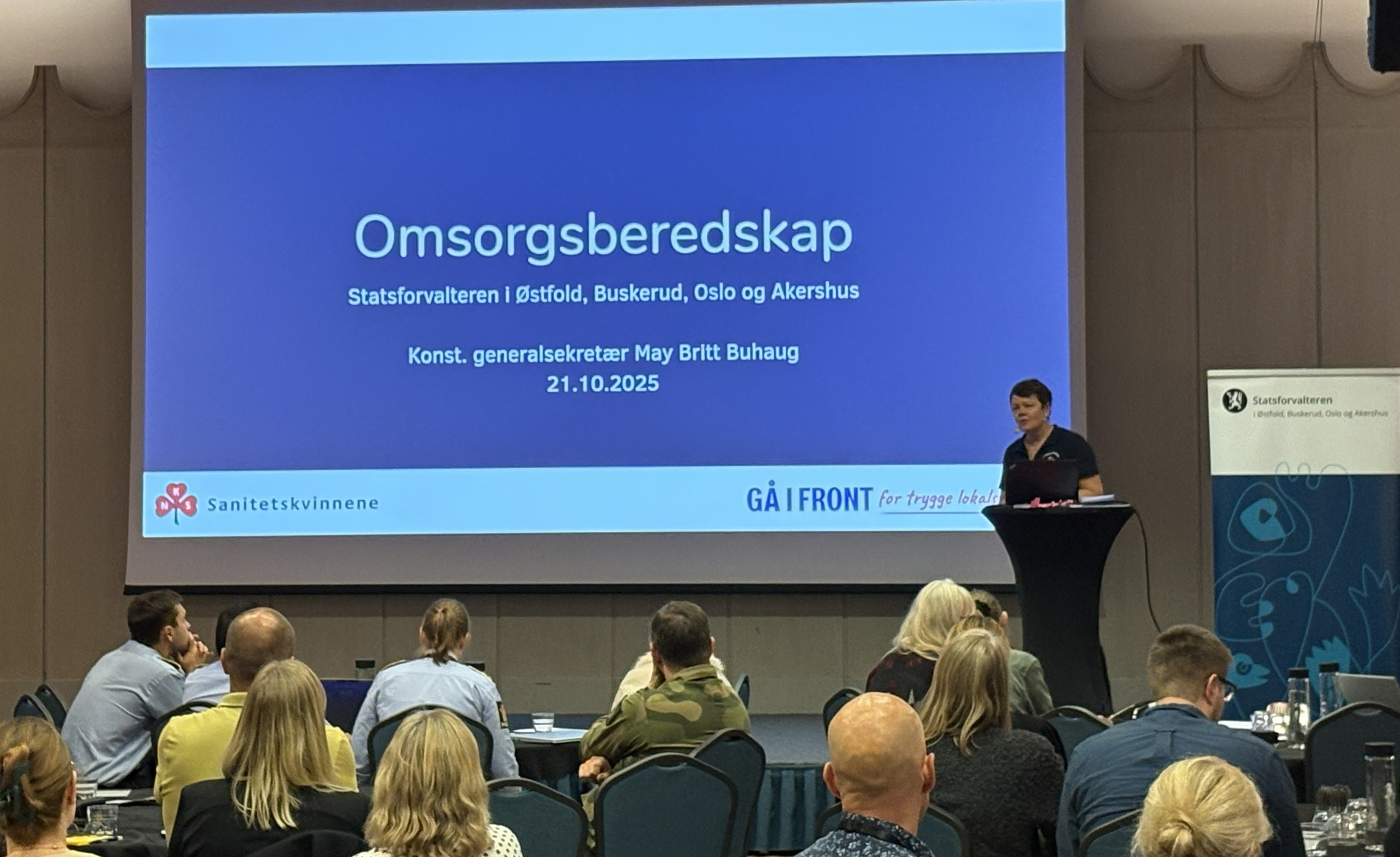 Omsorgsberedskap, om å se menneskene i krisen. Her ved Sanitetskvinnene, May Britt Buhaug.  Foto: Statsforvalteren i Østfold, Buskerud, Oslo og Akershus. Sanitetskvinnene, May Britt Buhaug snakker om Omsorgsberedskap.