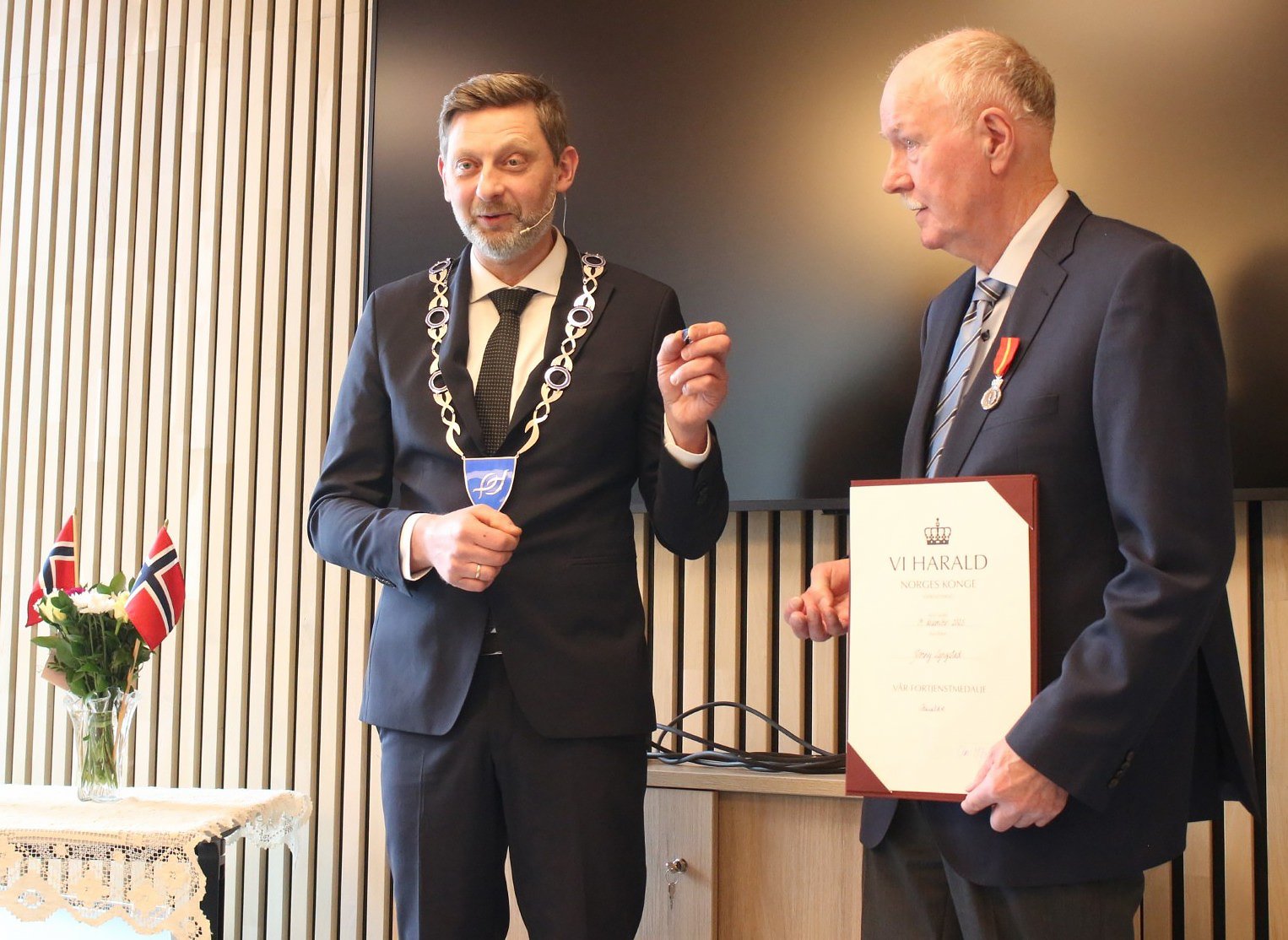 Ordførar Nils Christian Harnes og Jonny Lyngstad.