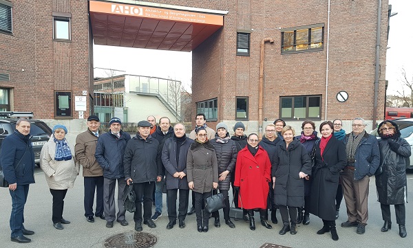 Deltakerne samlet foran Oslo Arkitekthøyskole, foto Nedzad Zdralovic