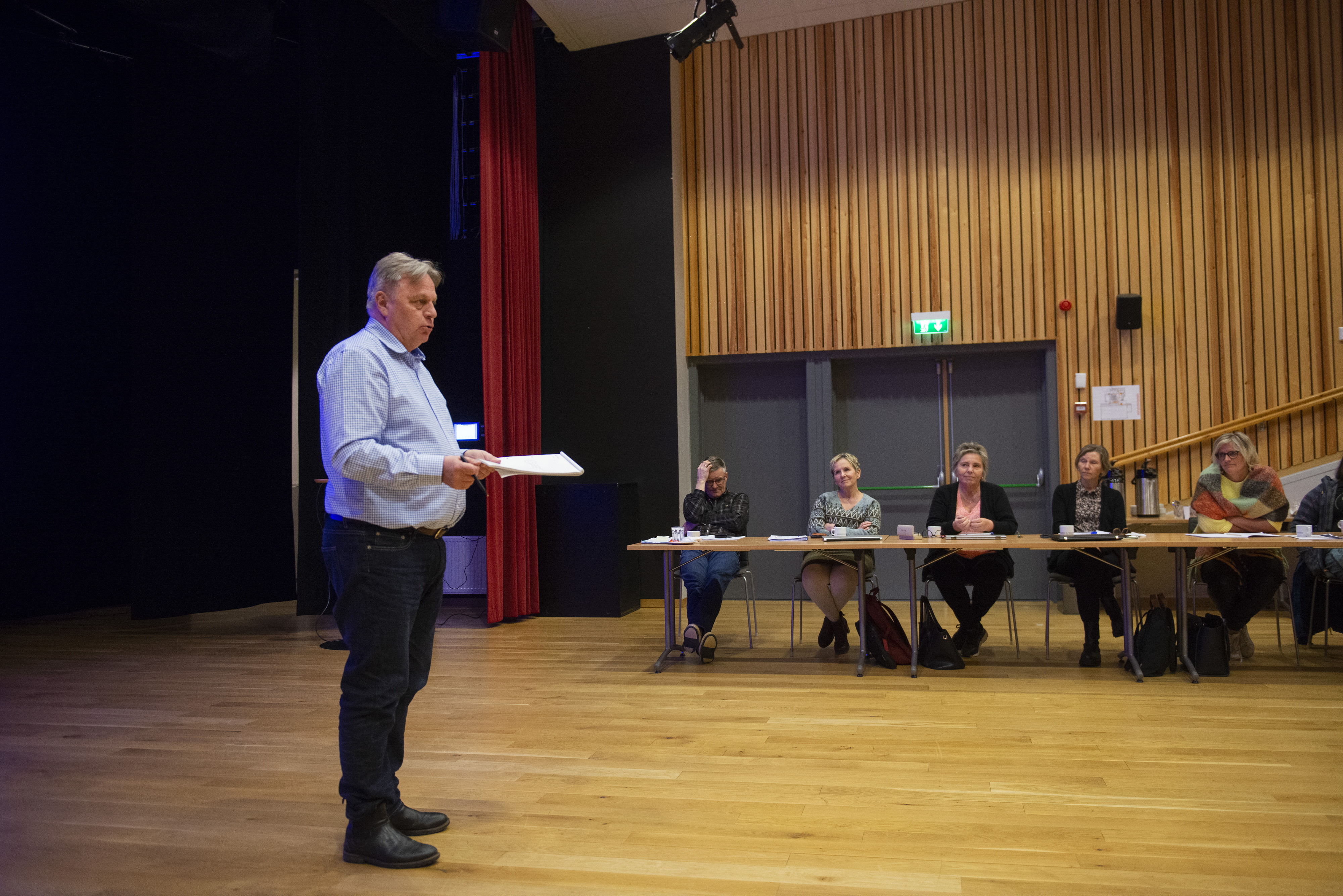 Fungerende statsforvalter Øystein Johannessen ledet møtet mellom Statsforvalterens ledergruppe og Holtålen kommune.