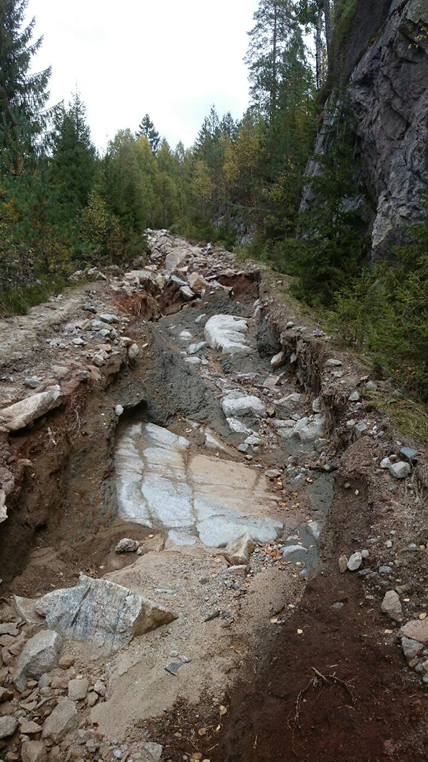 Flomskade på skogsbilvei på Sigridnes i Åmli september 2014.