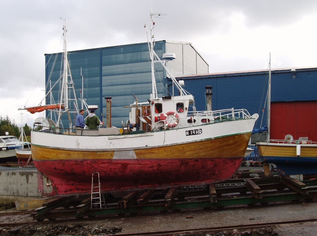 Båten er tatt på land for vedlikehold (Foto: Fylkesmannen i Nordland)