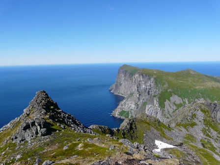 Den nordlige delen av Moskenesøya med Ryten og Fuglehuk sett fra Moltind. Foto: Ingvild Gabrielsen