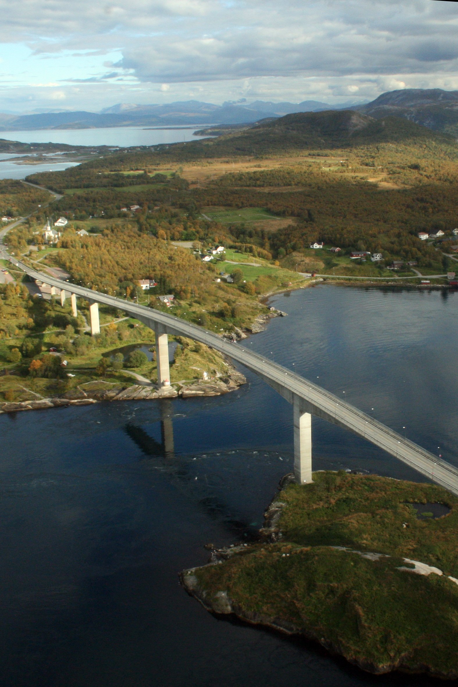 Luftfoto av området rundt Saltstraumen i Nordland.