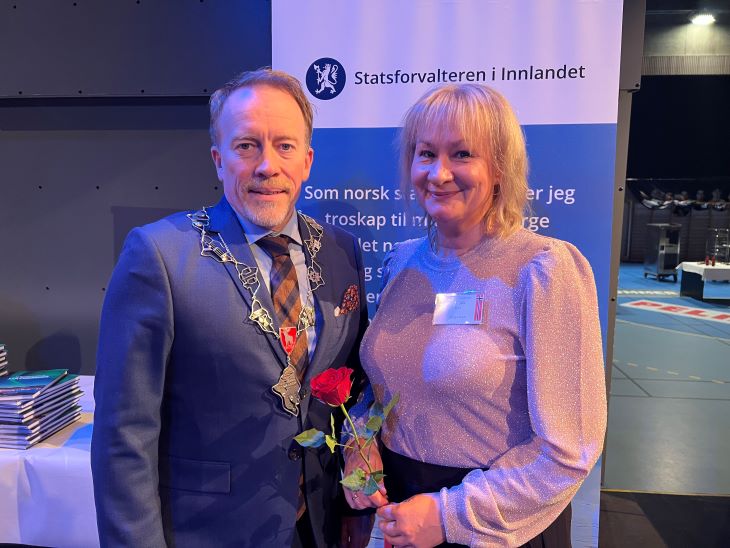 Foto: Lisbeth B. Huse. Natalie sammen med ordfører Kai Ove Berg