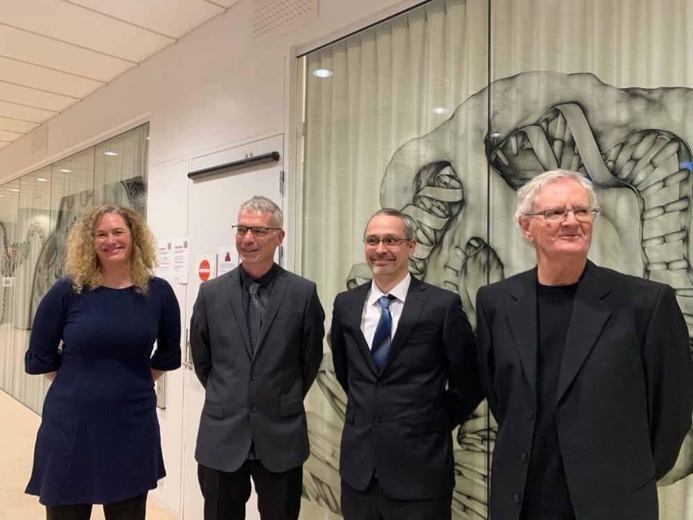 Tore Qvenild (til høyre) sammen med komiteen som har bedømt avhandlingen, professorene L. Chavarie, J. Höyesjö og Ø. Langangen. Foto: Privat. Tore Qvenild (til høyre) sammen med komiteen som har bedømt avhandlingen, professorene L. Chavarie, J. Höyesjö og Ø. Langangen.