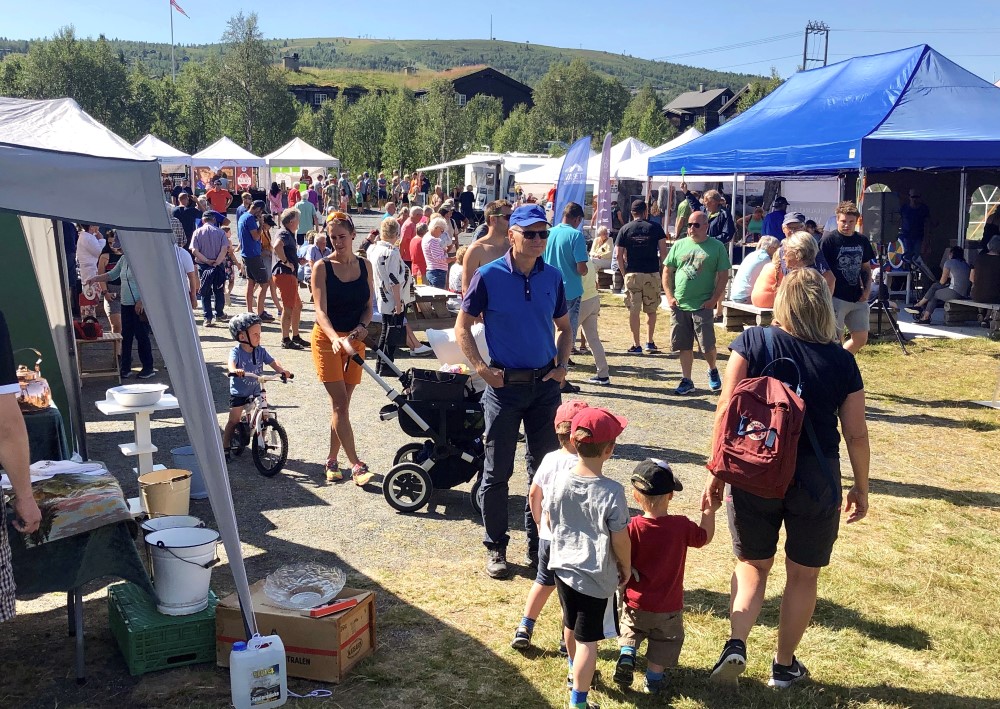 Mennesker på rakfiskfestival