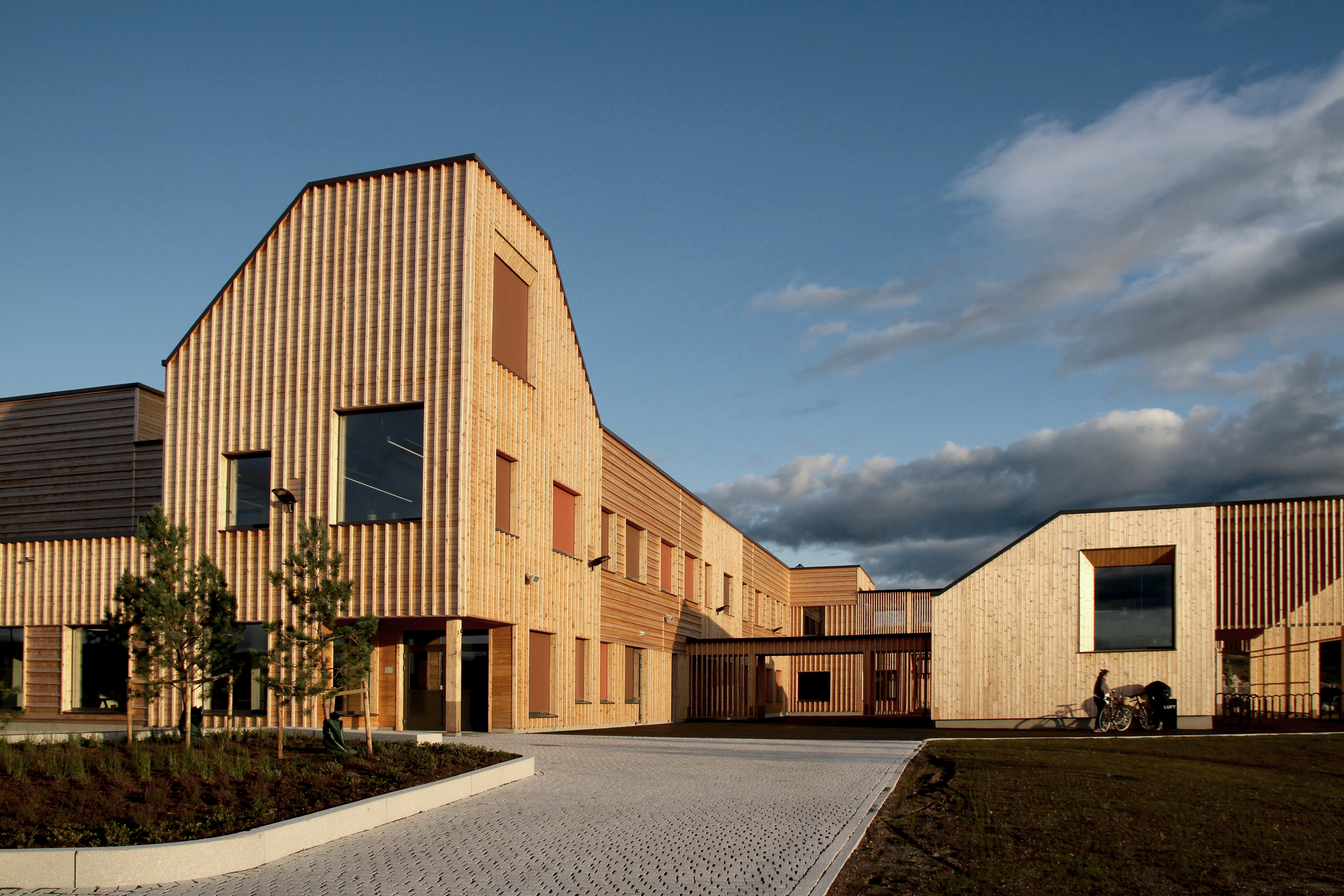Ydalir skole og barnehage i Elverum. Foto: Ola Roald Arkitektur AS. Ydalir skole og barnehage i Elverum.