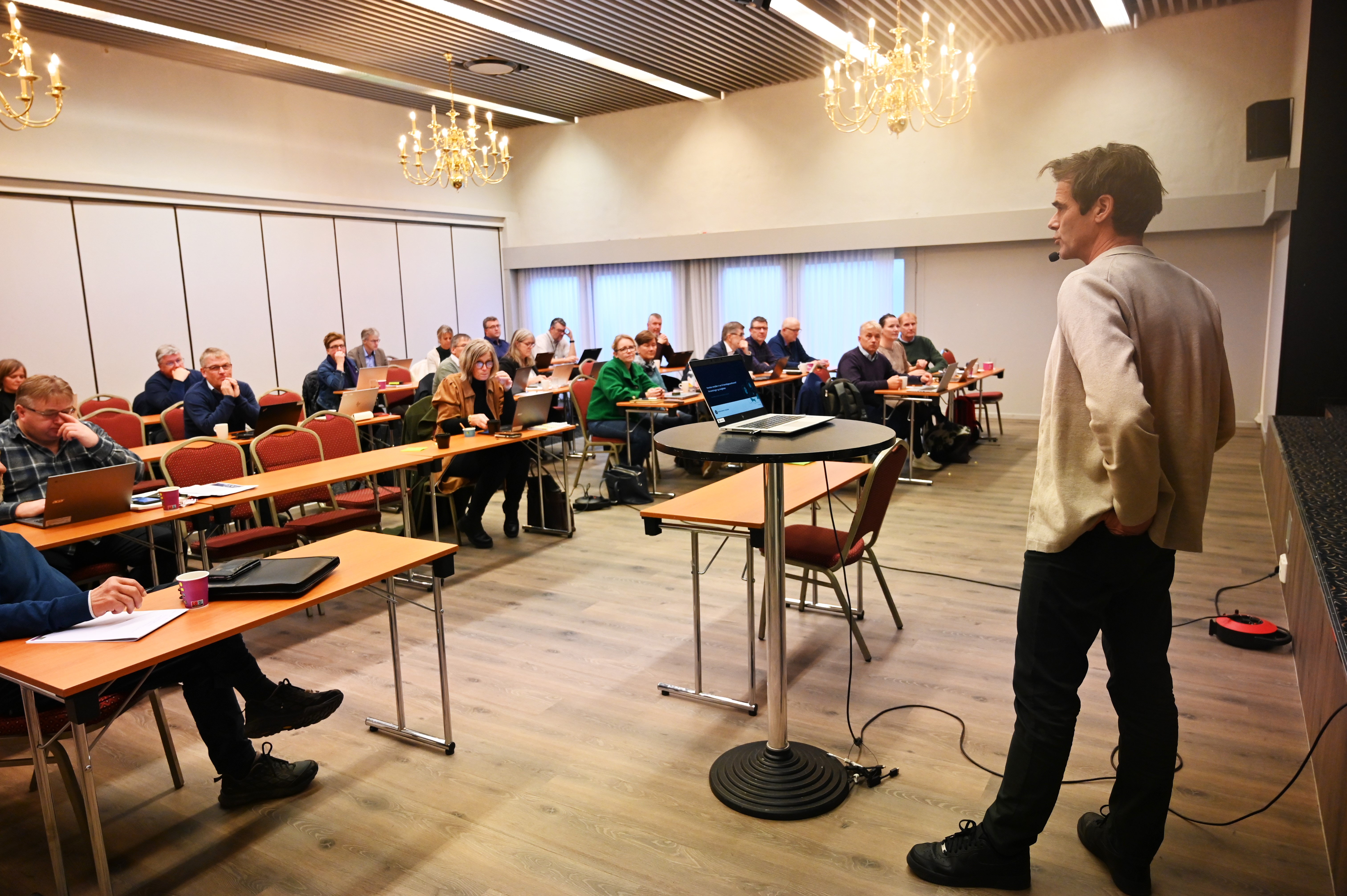 Gjøvik-region i møte med Statsforvalteren i Innlandet. Klima og det grønne skiftet var et av temaene som ble diskutert. Foto: Kristina Skamsar. Gjøvik-region i møte med Statsforvalteren i Innlandet. Klima og det grønne skiftet var et av temaene som ble diskutert.