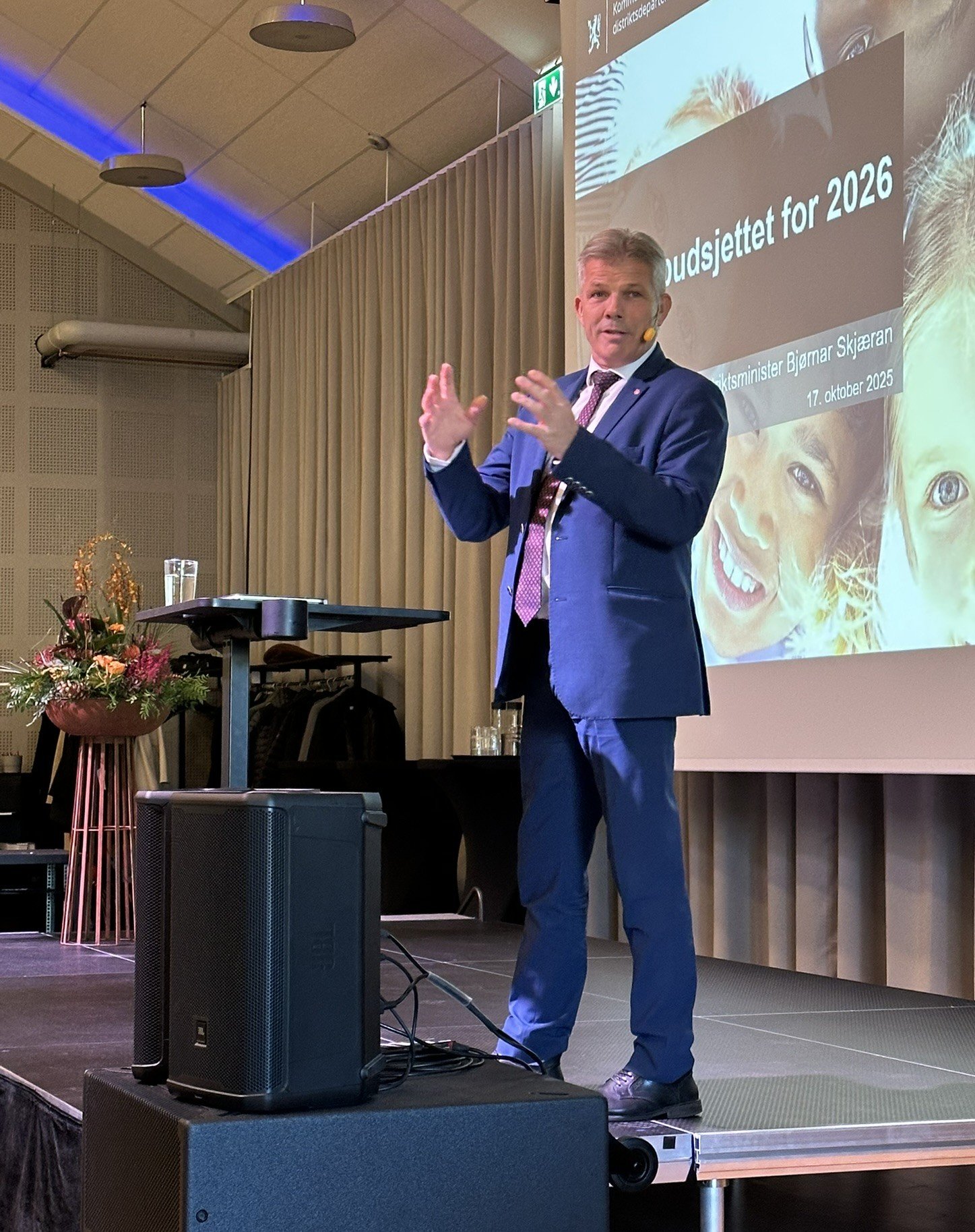 Statsråd Bjørnar Skjæran snakker på Treffpunkt Innlandet.