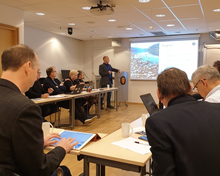 Foto av deltakere på veiledningsmøte
