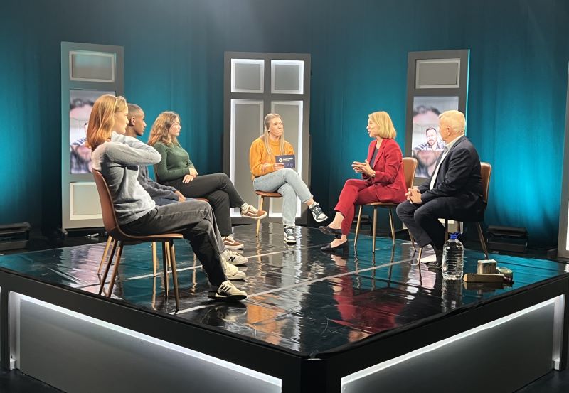Foto: Lisbeth B. Huse. Mennesker i TV studio