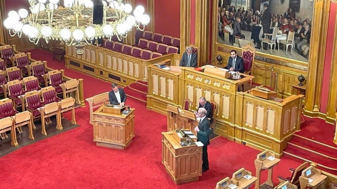 Ungdommene fikk med seg spørretimen. Foto: Statsforvalteren i Innlandet. Ungdommene fikk med seg spørretimen.