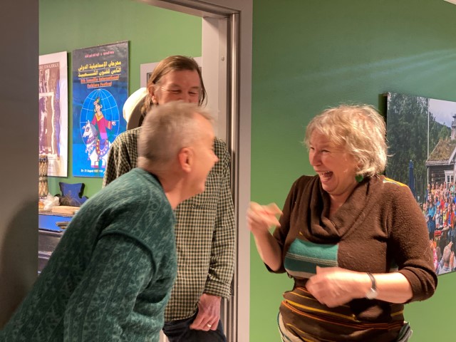 God stemning når Storberget møter kjentfolk,- Tone Hulbækmo og Hans Fredrik Jacobsen, begge engasjert av Tolga kommune. Foto: Karianne Stordal / Statsforvalteren i Innlandet. Statsforvalter Knut Storberget er på kommunebesøk i Tolga kommune.
Møter Tone Hulbækmo.