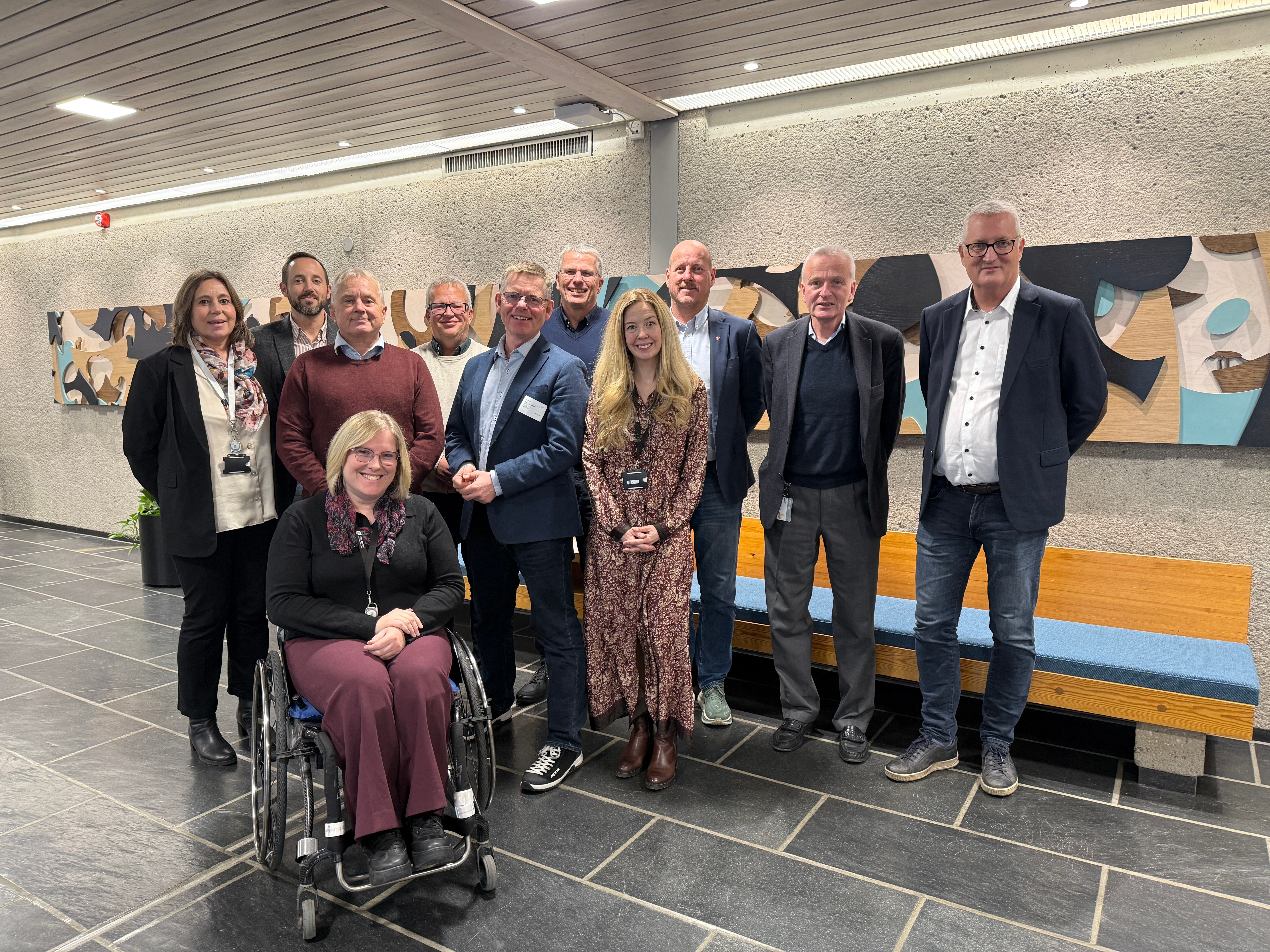 Vil jobbe for innenforskap i Innlandet. Bak fra venstre Randi Sletnes, Petter Lauritsen Rusten, Finn Olav Sveinall, Bjørn Lien, Thomas Breen, Tron Bamrud og Stein Edgar Engebråten. Foran fra venstre: Amanda Dybendal, Knut Storberget, Jon Kristiansen og Berit Kvaløy. 